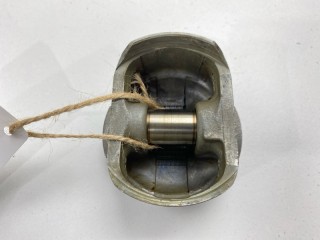 Поршень, ориг. номер 120107J620, 120107J625, 120105M002, Nissan Primera 1999-2002
