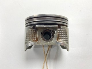 Поршень, ориг. номер 120107J620, 120107J625, 120105M002, Nissan Primera 1999-2002