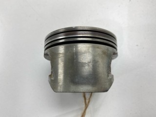 Поршень, ориг. номер 120107J620, 120107J625, 120105M002, Nissan Primera 1999-2002