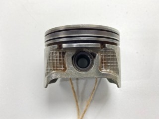 Поршень, ориг. номер 120107J620, 120107J625, 120105M002, Nissan Primera 1999-2002