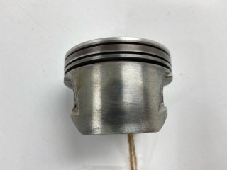 Поршень, ориг. номер 120107J620, 120107J625, 120105M002, Nissan Primera 1999-2002