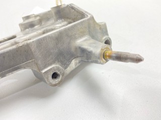 Кронштейн опоры двигателя, ориг. номер 11231AU400, 11231AU40A, Nissan Serena 2001-2005