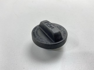 Крышка маслозаливной горловины, ориг. номер 15610-PFB-000, Honda Fit 2005-2007