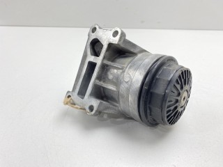 Кронштейн масляного фильтра, ориг. номер L30114310, Mazda Atenza 2002-2005
