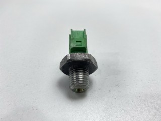 Датчик давления масла, ориг. номер LF0118501, Mazda Atenza 2002-2005