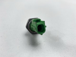 Датчик давления масла, ориг. номер LF0118501, Mazda Atenza 2002-2005
