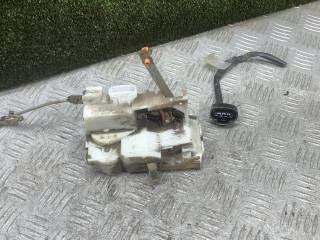 замок двери задней левой, Toyota Avensis 1 поколение T220 1997-2000