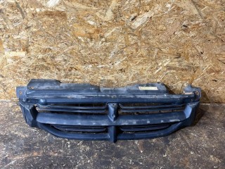 Решетка радиатора Chrysler Voyager 3 поколение 1995-2001