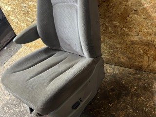 сиденье переднее левое, Chrysler Town and Country 4 поколение 2000-2005