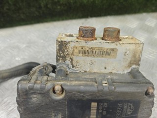 блок ABS, ориг. номер 04686704AD, Chrysler Town and Country 4 поколение 2000-2005