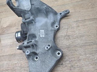 кронштейн (крепление), ориг. номер 8201033565, Renault Duster 1 поколение 2010-2015