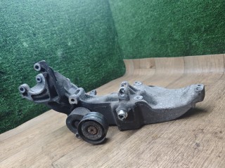кронштейн (крепление), ориг. номер 8201033565, Renault Duster 1 поколение 2010-2015