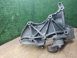 кронштейн (крепление), ориг. номер 8201033565, Renault Duster 1 поколение 2010-2015