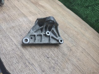 Кронштейн (крепление) Chrysler Town and Country 4 поколение 2000-2005