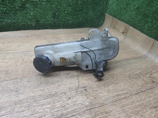 главный тормозной цилиндр, Mazda MPV 2 поколение 1999-2003