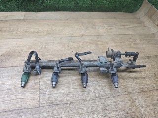 Форсунка топливная Mazda MPV 2 поколение 1999-2003