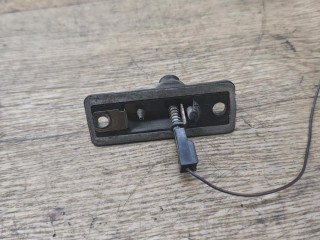 концевик дверной, Mazda MPV 2 поколение 1999-2003