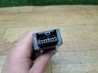 блок управления, ориг. номер LC6467830, Mazda MPV 2 поколение 1999-2003