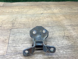 петля двери передней левой, Mazda MPV 2 поколение 1999-2003