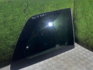 Стекло кузовное заднее правое Mazda MPV 2 поколение 1999-2003
