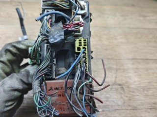 блок предохранителей, ориг. номер MB953355, Mitsubishi Carisma 1 поколение 1995-1999