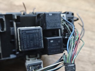 блок предохранителей, ориг. номер MB953355, Mitsubishi Carisma 1 поколение 1995-1999