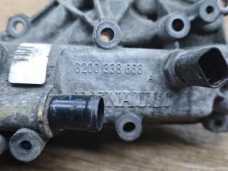корпус термостата, ориг. номер 8200338668, 820561449, Renault Duster 1 поколение 2010-2015