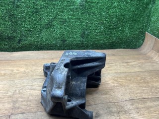 кронштейн компрессора кондиционера, ориг. номер 90528682, Opel Vectra B 1995-2000