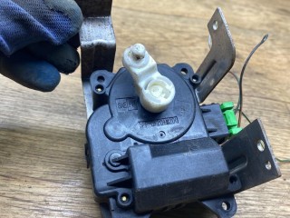 моторчик заслонки печки, ориг. номер 063700-6790, Honda Accord 6 поколение 1998-2002