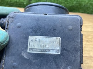расходомер воздуха, ориг. номер E5T08271, Mitsubishi Carisma 1 поколение 1995-1999