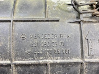 корпус воздушногo фильтра, ориг. номер 6310902301, 44412785901, Mercedes-Benz MB100 1 поколение 1981-1996
