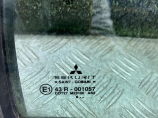 стекло двери задней правой, Mitsubishi Carisma 1 поколение 1995-1999
