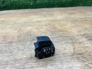 кнопка стеклоподъемника двери передней правой, Toyota Avensis 1 поколение T220 1997-2000