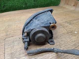 фара противотуманная правая, ориг. номер 8121005040, Toyota Avensis 1 поколение T220 1997-2000