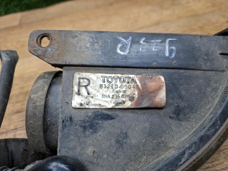 фара противотуманная правая, ориг. номер 8121005040, Toyota Avensis 1 поколение T220 1997-2000