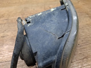 фара противотуманная левая, ориг. номер 81220-05040, Toyota Avensis 1 поколение T220 1997-2000