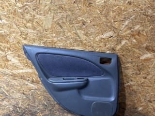 обшивка двери задней левой, Toyota Avensis 1 поколение T220 1997-2000