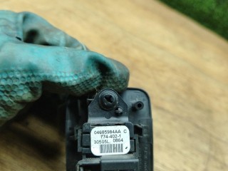 кнопка стеклоподъемника двери задней правой, ориг. номер 04685984AA, Chrysler Pacifica CS 2003-2008