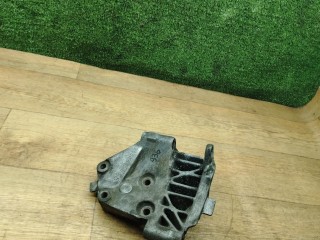 кронштейн (крепление) Mercedes-Benz MB100 1 поколение 1981-1996, 6161550735