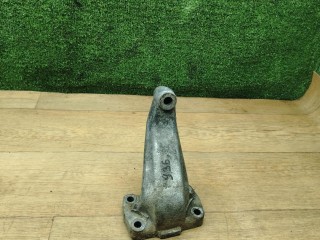 кронштейн (крепление) Mercedes-Benz MB100 1 поколение 1981-1996, 6152232004
