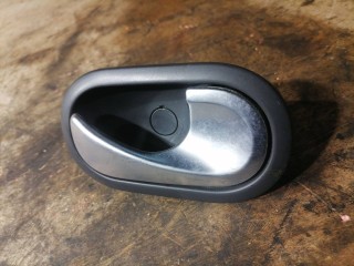 ручка внутренняя двери передней правой, ориг. номер 8200028486, Renault Twingo 2 2007-2011