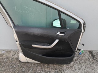 обшивка двери передней левой, Peugeot 308 T7 2007-2011