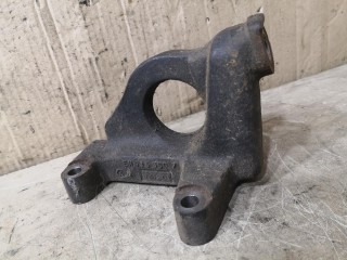 Кронштейн полуоси правой, ориг. номер 8200176290, Renault Espace 4 2002-2006